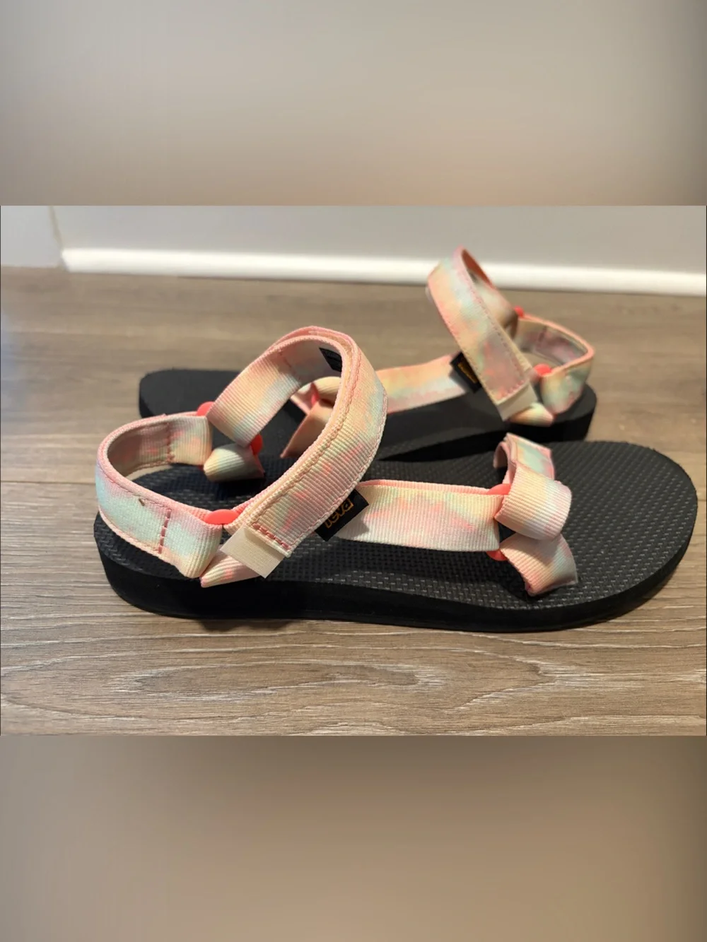 Women’s Teva Tie-Dye Sorbet size 10